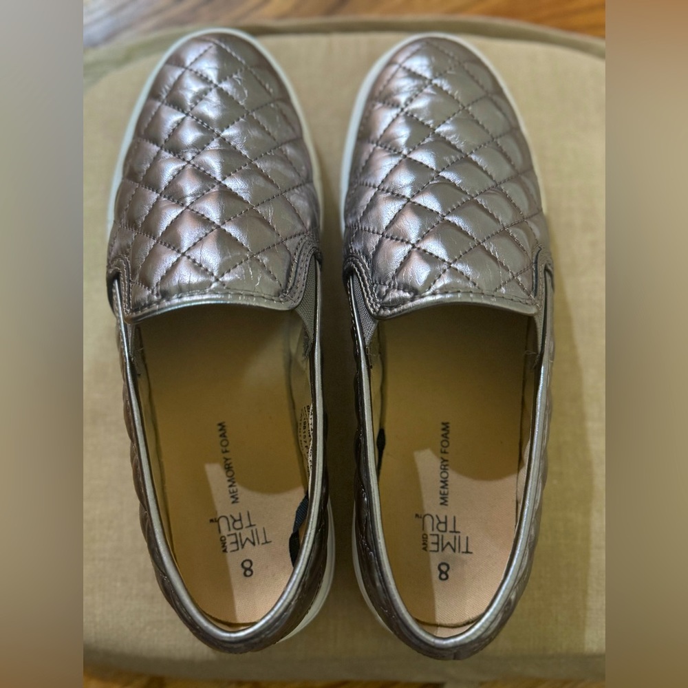 Time and tru size 8 silver loafers